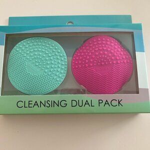 Silicone Makeup Cleaning Brush Scrubber Mat Set of 2 BRAND NEW IN BOX.